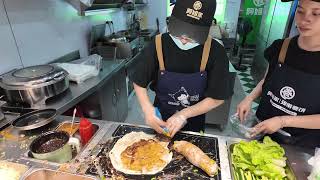 主打鹹辣的火鍋鹵味卷餅吃著非常過瘾！streetfood chinastreetfood chinafood 火锅 卷饼 火鍋 [upl. by Anaili]