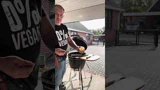 Draadjes vlees op de bbq kamado barbeque kamadogrill barbecuegrill draadjesvlees suddervlees [upl. by Crowns]