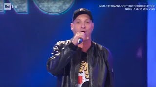 Clementino canta quotCos Cos Cosquot  Domenica In 20102019 [upl. by Grega]