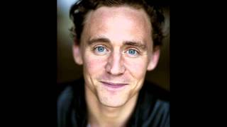 The Red Necklace  Read by Tom Hiddleston  CD 2 Track 3 [upl. by Cohlier]