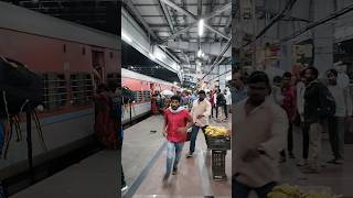 Rush of passengers to Board the train shortsfeed boarding passengerstrainshorts trendingshorts [upl. by Eimareg752]