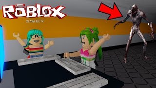 KAROLA20 Y YO INTENTAMOS SALVARNOS DE LA PEOR BESTIA FLEE THE FACILITY  ROBLOX [upl. by Tamis]