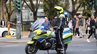 DÜSSELDORF  Demonstration quotEs Reichtquot sorgt für Verkehrschaos in der Düsseldorfer Innenstadt [upl. by Adiuqram683]