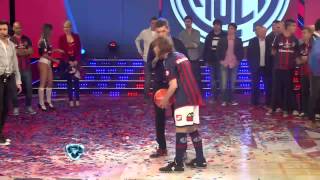 Showmatch 2014  Imperdible un jugador se ganó un auto y otro se levantó una bailarina [upl. by Mcmaster402]