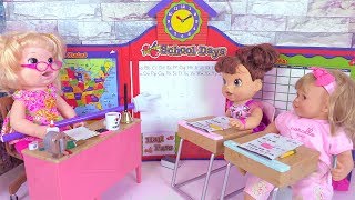 Poupons Baby Alive Corolle Ecole Salle de Classe Histoires Poupées [upl. by Aigneis641]