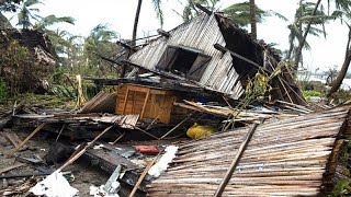 Madagascar  les stigmates des cyclones Batsirai et Emnati [upl. by Nuaj909]