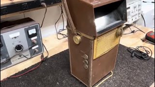 A Look at the 1960 Philco Safari Transistor TV [upl. by Hailey731]