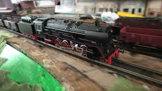 1 round on layout 282 Mikado class Fleischmann BR 41 with a loaded coal train [upl. by Golter879]