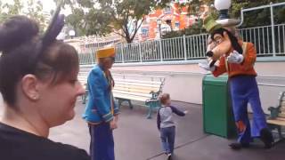 Goofy does Eye to eye from powerline at Disneyland [upl. by Tomas]