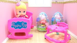 BABY LILI GANHANDO SURPRESINHAS DA PEPA PIG [upl. by Shwalb]