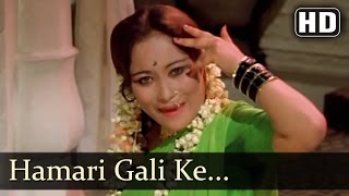 Nathaniya Jo Daali  Mujra  Item Girls  Main Tulsi Tere Aangan Ki  Bollywood Songs [upl. by Herminia255]