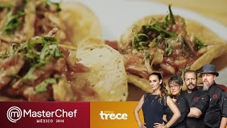 Tostadas de tinga poblana con Doña Clarita  MasterChef México 2016 [upl. by Annahsirhc]