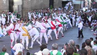 Dance de quotLos palos viejosquot Danzantes Huesca San Lorenzo 2016 [upl. by Anaidiriv]