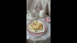 Perfectly Baked Camembert and Pears in Filo Pastry Easy Recipe [upl. by Collyer]