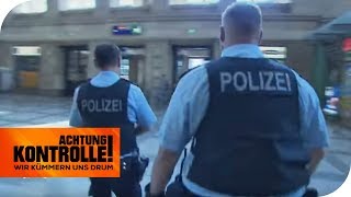 Notruf für die Bundespolizei Bedrohung durch Mann mit Messer  Achtung Kontrolle  kabel eins [upl. by Anatnas]