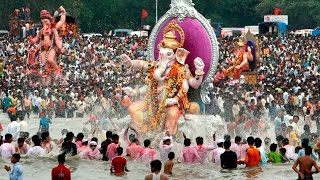 Ganpati Visarjan 2015 at Juhu Beach  Ganesh Chaturthi  Mumbai Attractions [upl. by Enimajneb]