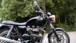 TRIUMPH BONNEVILLE A1  Retro Bonneville meets expectations [upl. by Aiasi667]