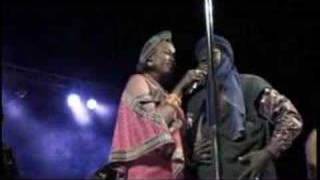 Live  Oumou Sangare  Festival in the Desert  2003 [upl. by Clift]