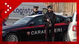 Roma posti di blocco dei carabinieri potenziati sulle strade della capitale per Pasqua [upl. by Ruddy577]