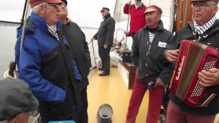 Le Groupe Les Gaillards davant lors de leur sortie en mer du 12 mai 2015 [upl. by Sulihpoeht]