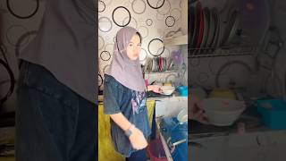 Beli nasi goreng sama mbak” galak shortvideo [upl. by Mccutcheon1]