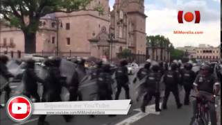 Granaderos resguardan el Centro de Morelia Michoacán [upl. by Ettenrahs629]