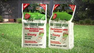 Munns Fertilising Your Lawn with Golf course Green Granulated [upl. by Aksoyn]