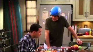 Two and a half men Charlie y Esmeralda Sub en español 12 [upl. by Nangatrad390]