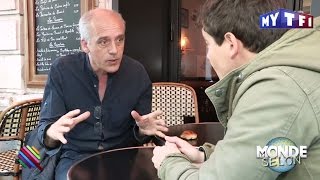 Philippe Poutou rêve un monde sans frontières  Quotidien du 18 Avril 2017 [upl. by Namzzaj]