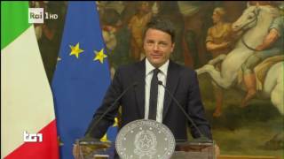 Referendum Matteo Renzi quotHo perso Mi dimettoquot  Porta a Porta [upl. by Adnerol]