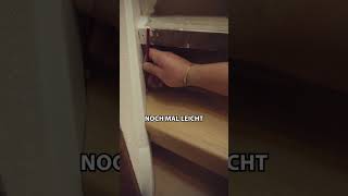 Die Renovierungsstufe darf nie anliegen 👆🏻 handwerk holztreppe diy renovieren treppen wood [upl. by Cirdet]