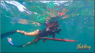 CRESSI CHEROKEE FAST 90 cm SPEAR Gun Demonstration  Girl Loads Speargun In The Ocean  Ready to Go [upl. by Lehcar]