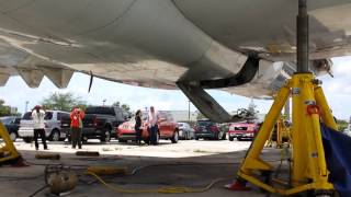 MD80 Landing gear retraction test [upl. by Nylhsoj71]