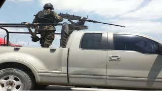 Graban Balaceras y Narcobloqueos Militares vs Cartel del Golfo en Monclova [upl. by Kaylyn90]