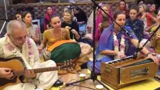 Kirtan Gauri amp MediniPati Moscow Temple ISKCON 211114 HD [upl. by Ahrendt]