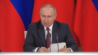 Putin amenaza con réplica si Reino Unido entrega a Ucrania municiones de uranio empobrecido  AFP [upl. by Meeki]