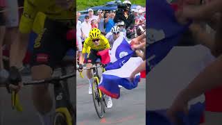 💪 🤩 Vingegaard attacks 💪 🤩 Vingegaard attaque au sommet du Col de la Joux Plane  shorts [upl. by Montano]