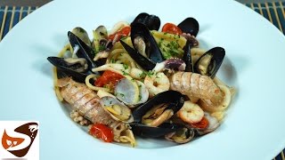 Spaghetti allo scoglio velocissimi con frutti di mare e crostacei – Ricette primi piatti [upl. by Joye]