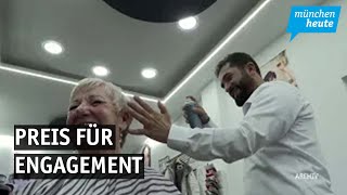 Preisverleihung  Friseur Ibo bekommt wird für sein Engagement geehrt [upl. by Yrroc927]