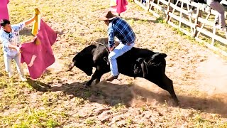 Latacunga Goteras 5 de junio Toros de pueblo y monta de toro [upl. by Carlota]