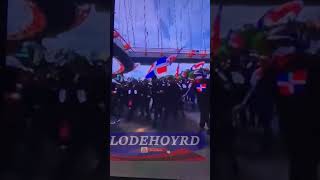 Marcha patriotas dominicanos hacia el Palacio Nacional [upl. by Aimaj]