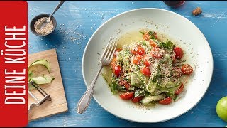 Gurkensalat mit Tomaten und Sesam  Salate zum Grillen  REWE Deine Küche [upl. by Yreneh374]