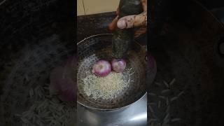 rice and onion most useful kitchen tip newkitchenhacks kitchenhacksandtricks shorts shortviral [upl. by Lashonde]