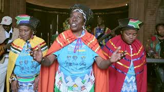 The Mahotella Queens  Bam Bethelela Emnqam Lezweni ft Sipho Makhabane [upl. by Vernon]