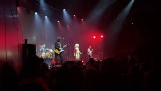 Amyl and the Sniffers  Do It Do It  TivoliVredenburg Utrecht 18112024 [upl. by Laikeze]