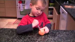 How to use the Tupperware OrangeCitrus Peeler [upl. by Pedroza]