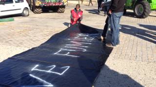 agriculteurs place du Donjon niort [upl. by Aidnac]