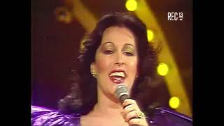 Massiel  Eres Sabados Gigantes Chile 1982 [upl. by Ruthy344]