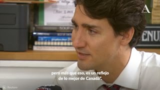 El emotivo reencuentro de Trudeau con un refugiado sirio  Aristegui Noticias [upl. by Daye]