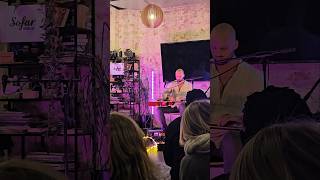 attentive audience at sofarsoundsberlin sofarsounds 🖤✨️ acousticguitar livemusic sofarsounds [upl. by Acinad396]